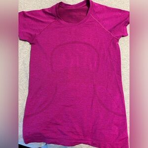 Lululemon Swiftly Tech 2.0 <magenta highlight> SIZE 8